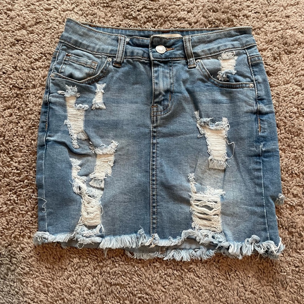 Distressed Jean mini skirt forever 21